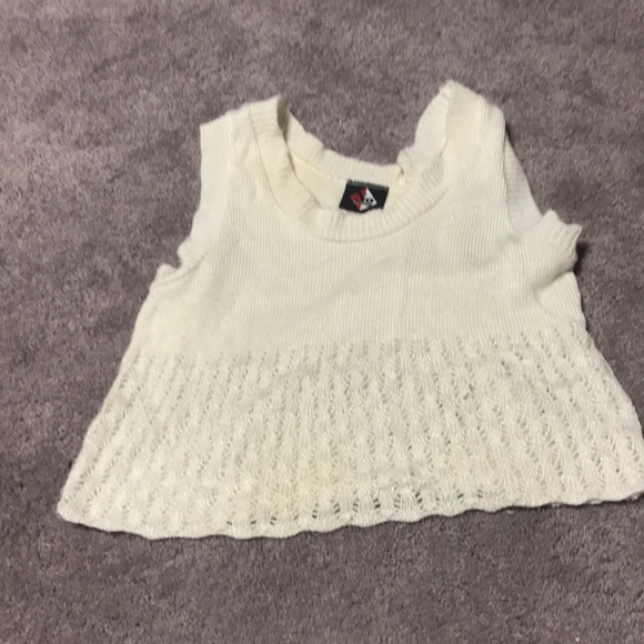 Cream colored crop top - Picture 1 of 2
